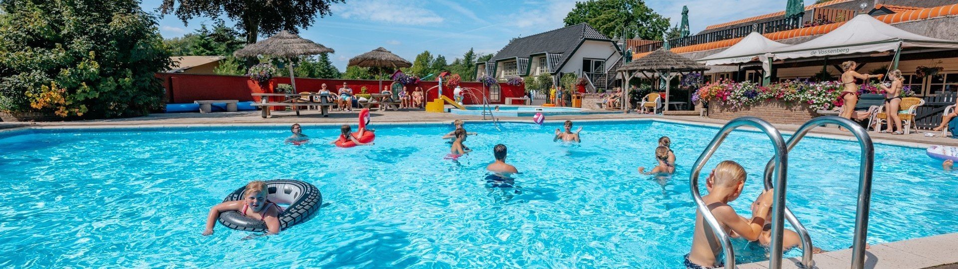 Zwembad camping kinderactiviteiten